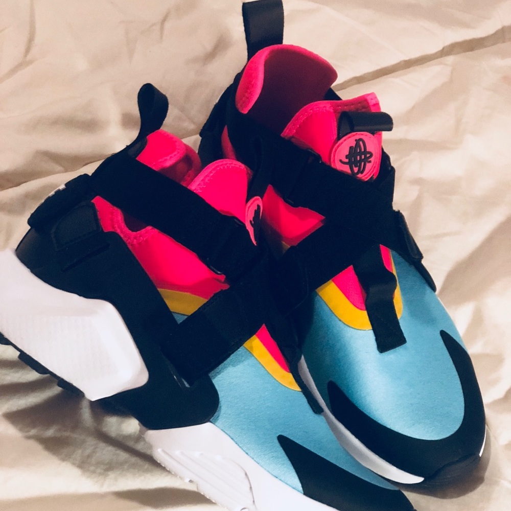 Nike Women’s Air Huarache Low-Top Sneakers.